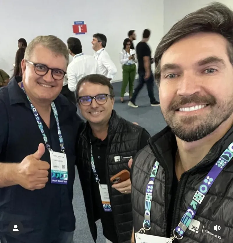 CEO da Anatote em evento com parceiros