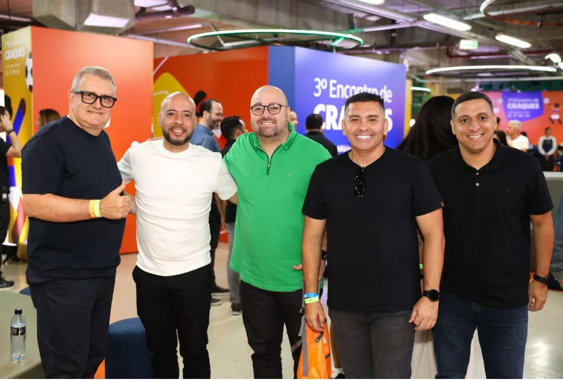 CEO da Anatote e parceiros em evento de consórcio